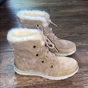 Sorel Woman’s Explorer Joan Boot Ash Brown 10.5 B